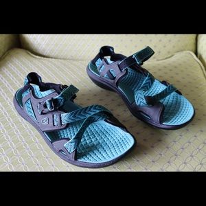 Keen Maupin Sandals size 9